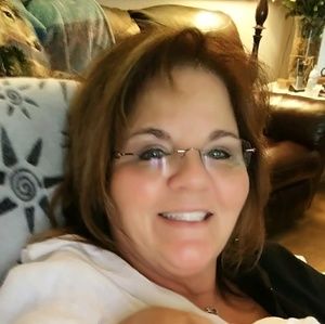 Meet your Posher, Pauline